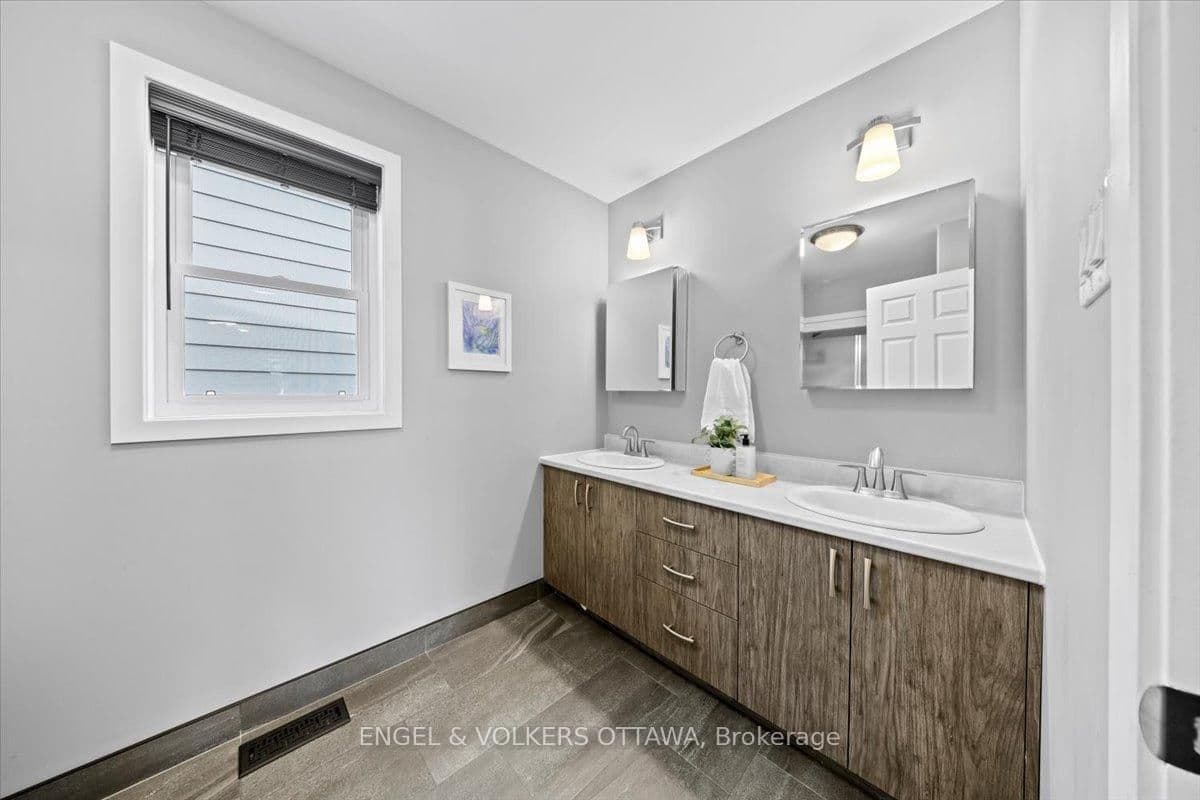 1005 Gold Crescent, Ottawa, ON — photo 18