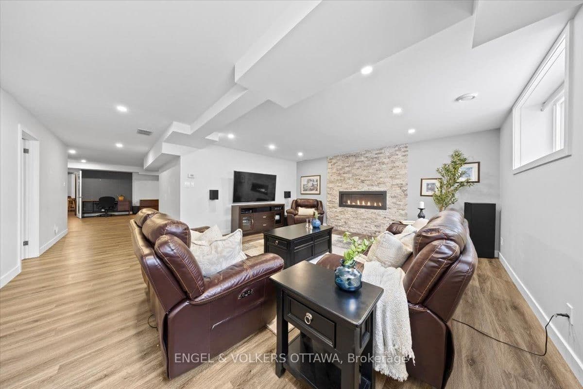 1005 Gold Crescent, Ottawa, ON — photo 32