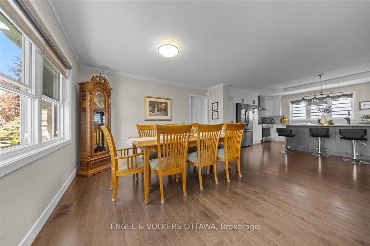 1005 Gold Crescent, Ottawa, ON — photo 8