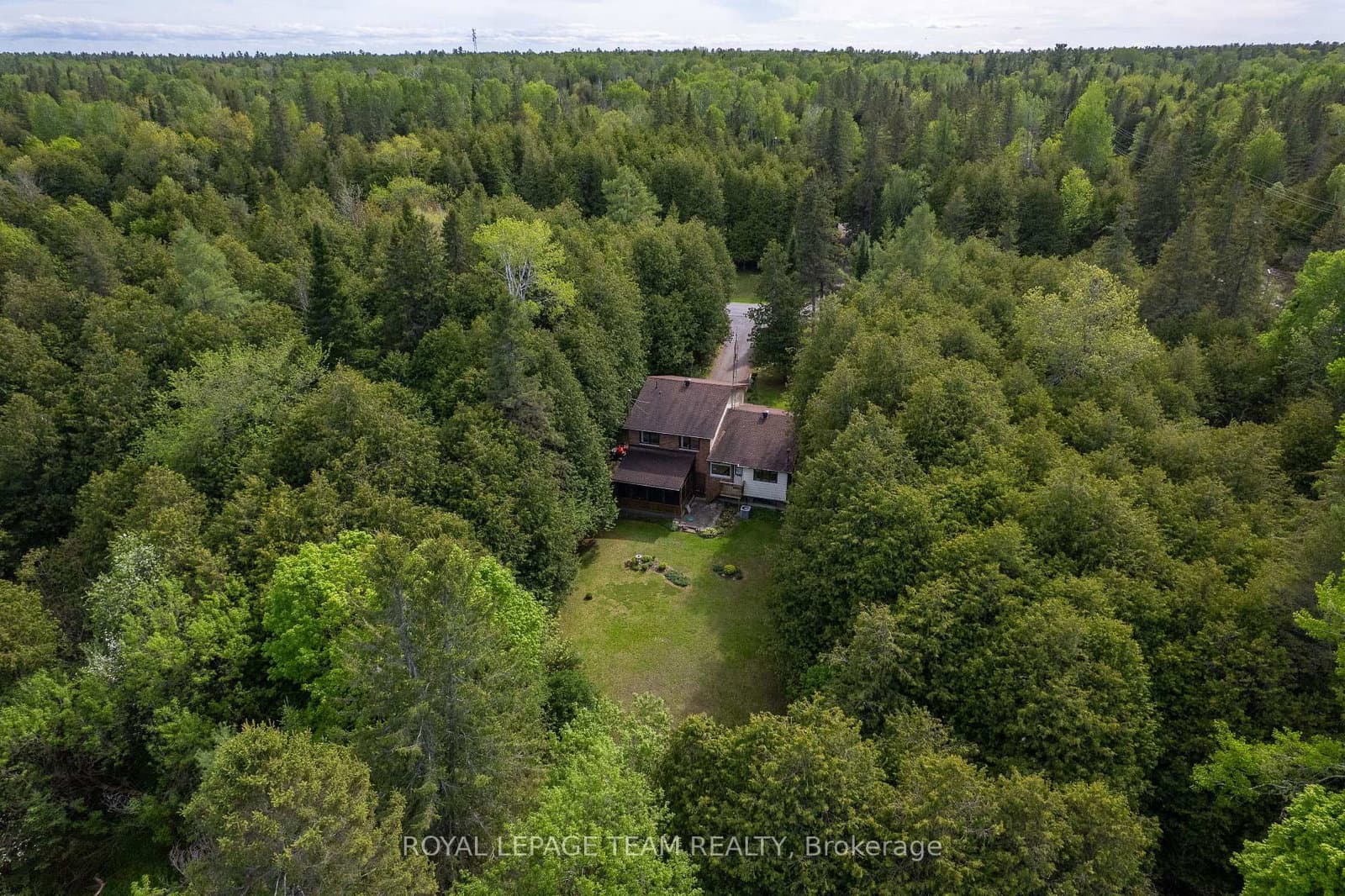 116 Deerwood Drive, Kinburn, ON — photo 2