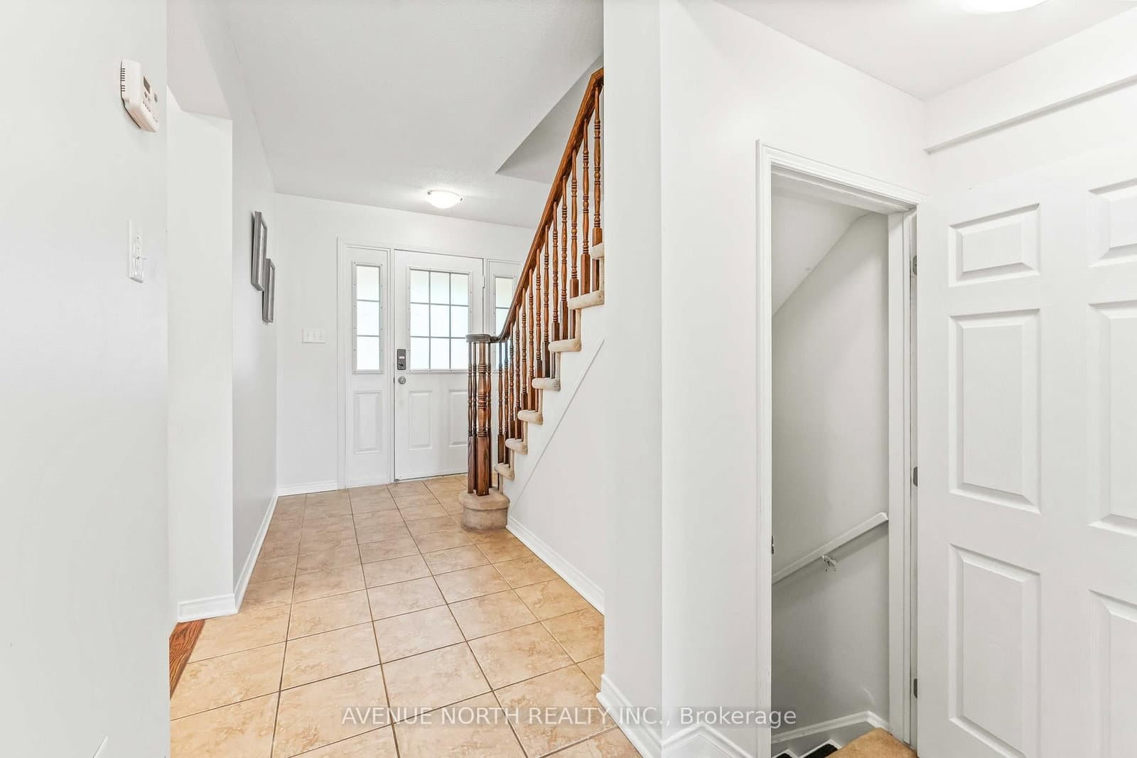 402 Ashbourne Crescent, Ottawa, ON — photo 3
