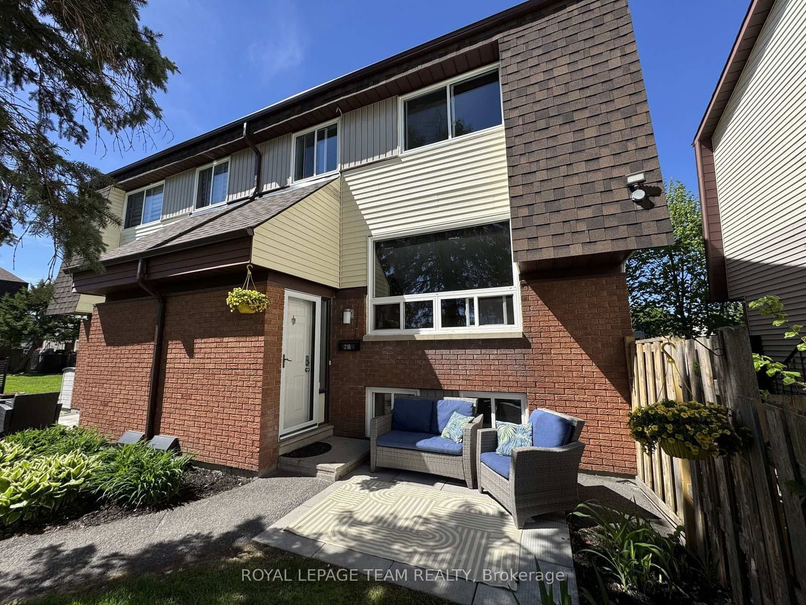 B - 21 Woodvale Green, Ottawa, ON