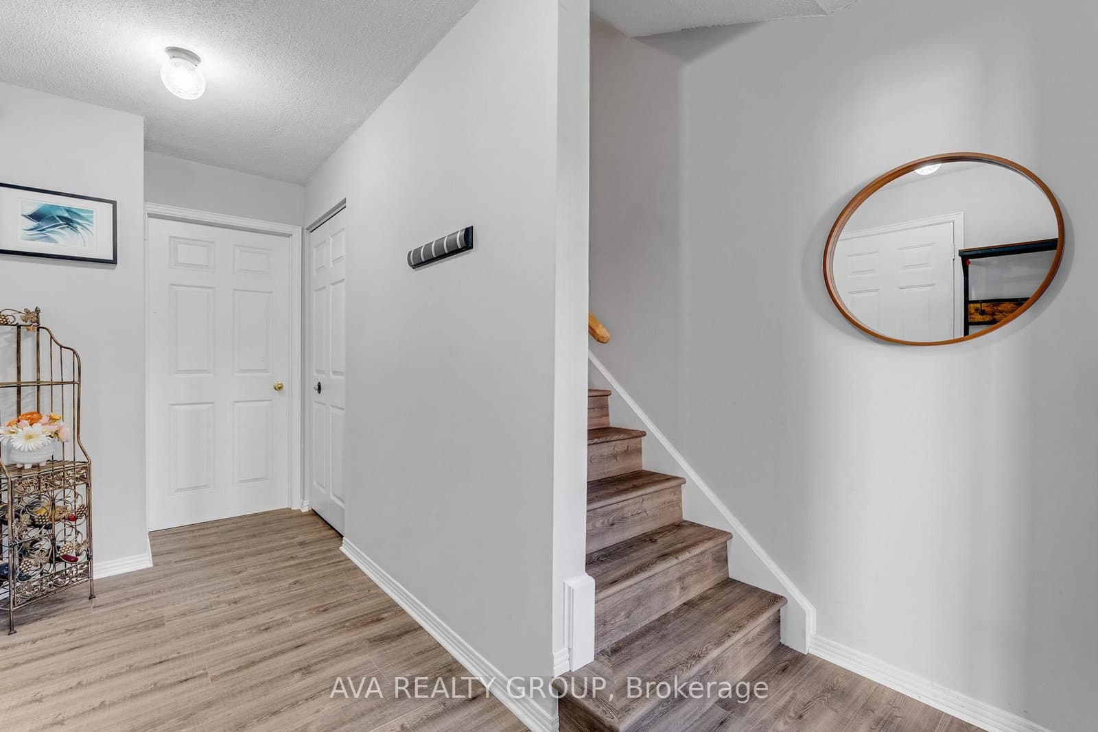 7 - 106 Stratas Court, Kanata, ON — photo 3