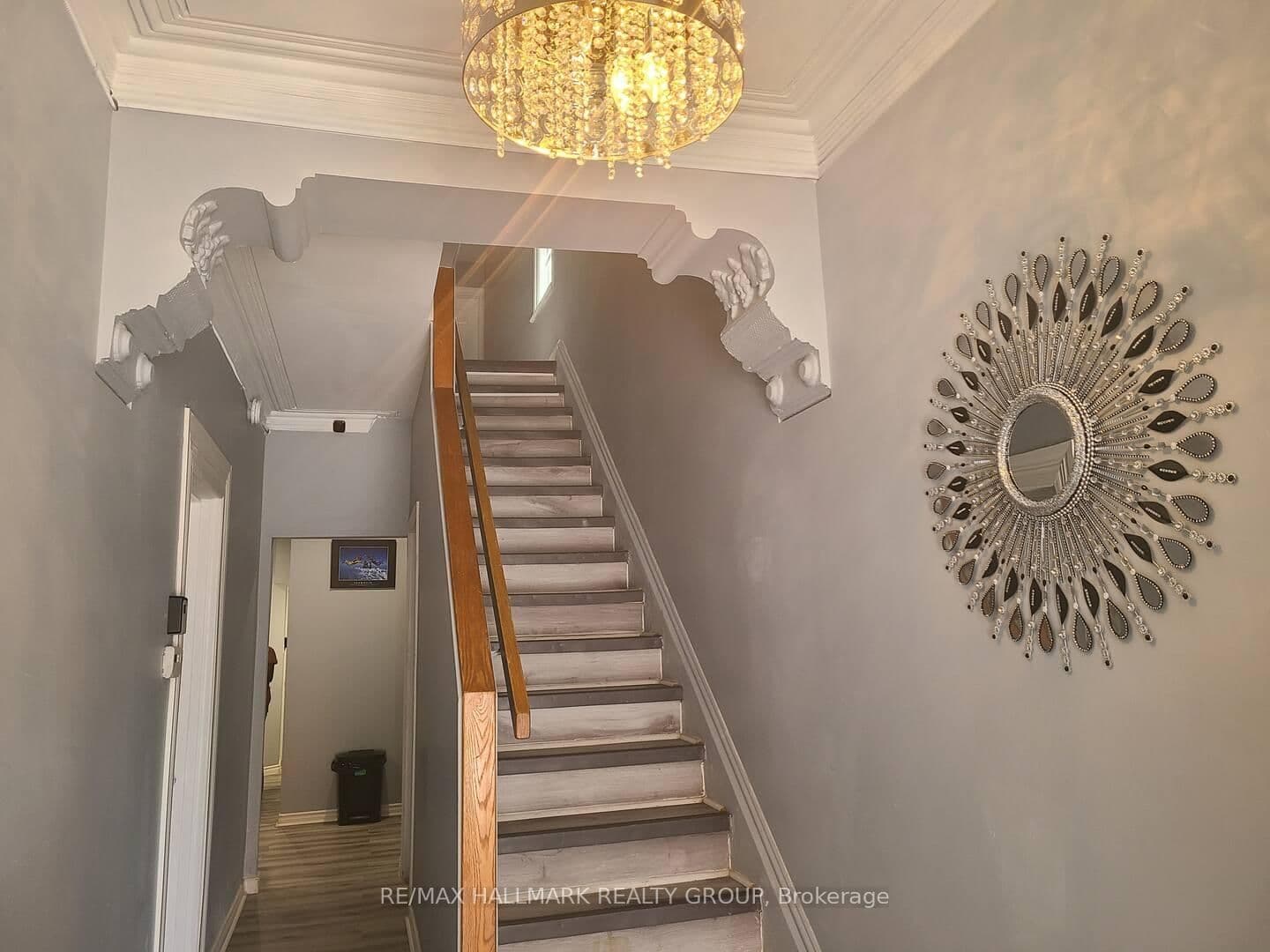 474 SOMERSET Street, Ottawa, ON — photo 2