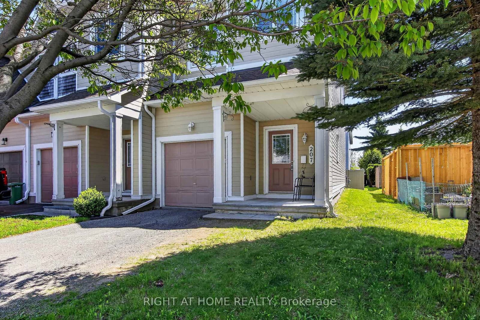 207 Catamount Court, Ottawa, ON — photo 2