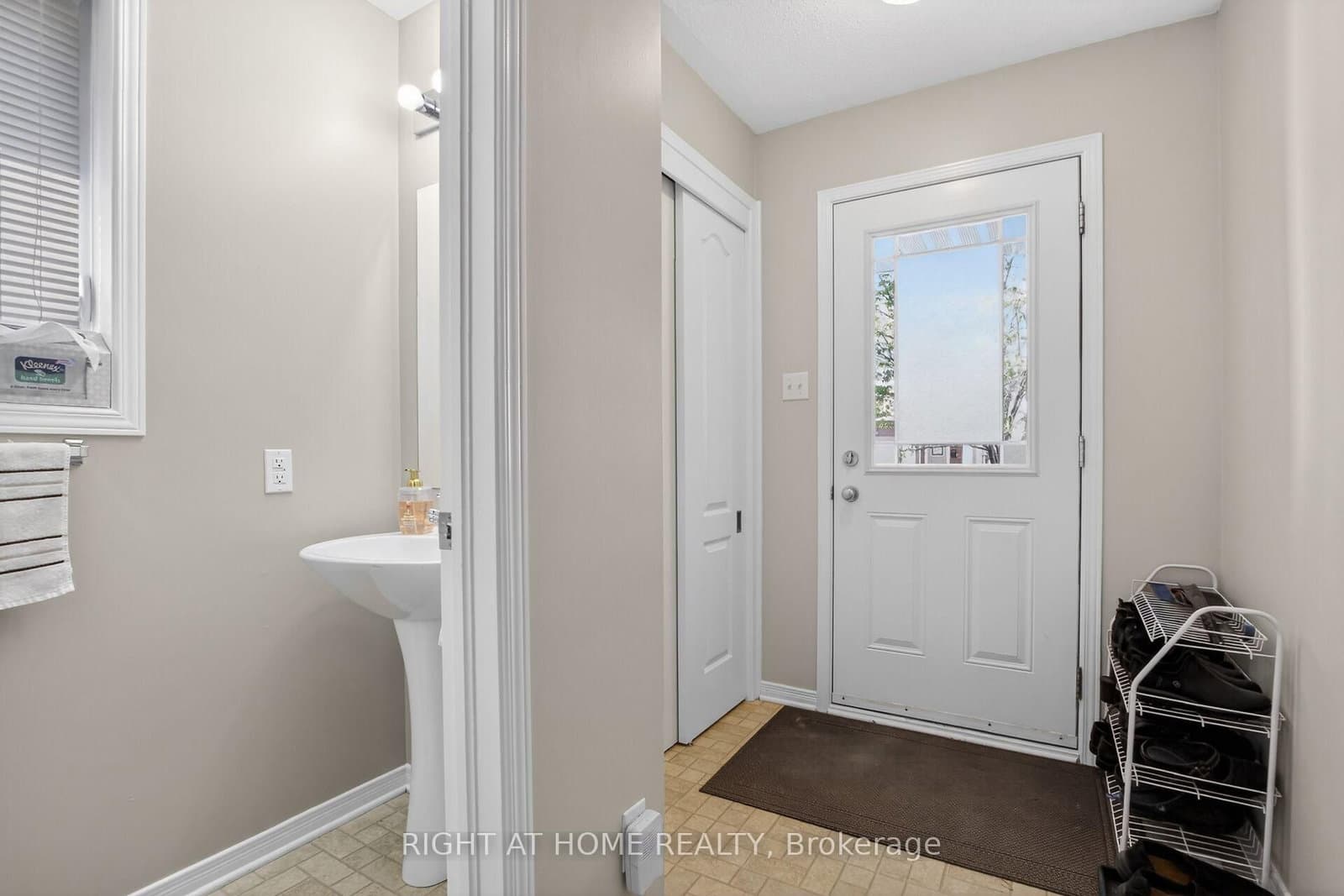 207 Catamount Court, Ottawa, ON — photo 3
