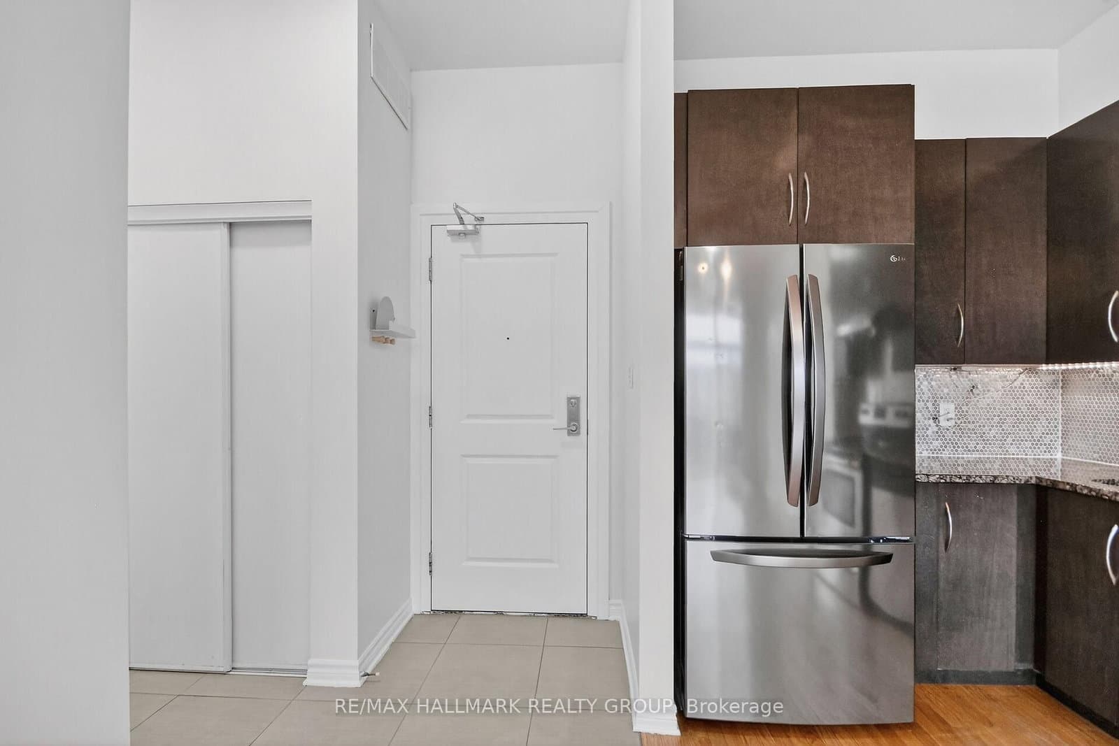210 - 682 Churchill Avenue, Ottawa, ON — photo 2