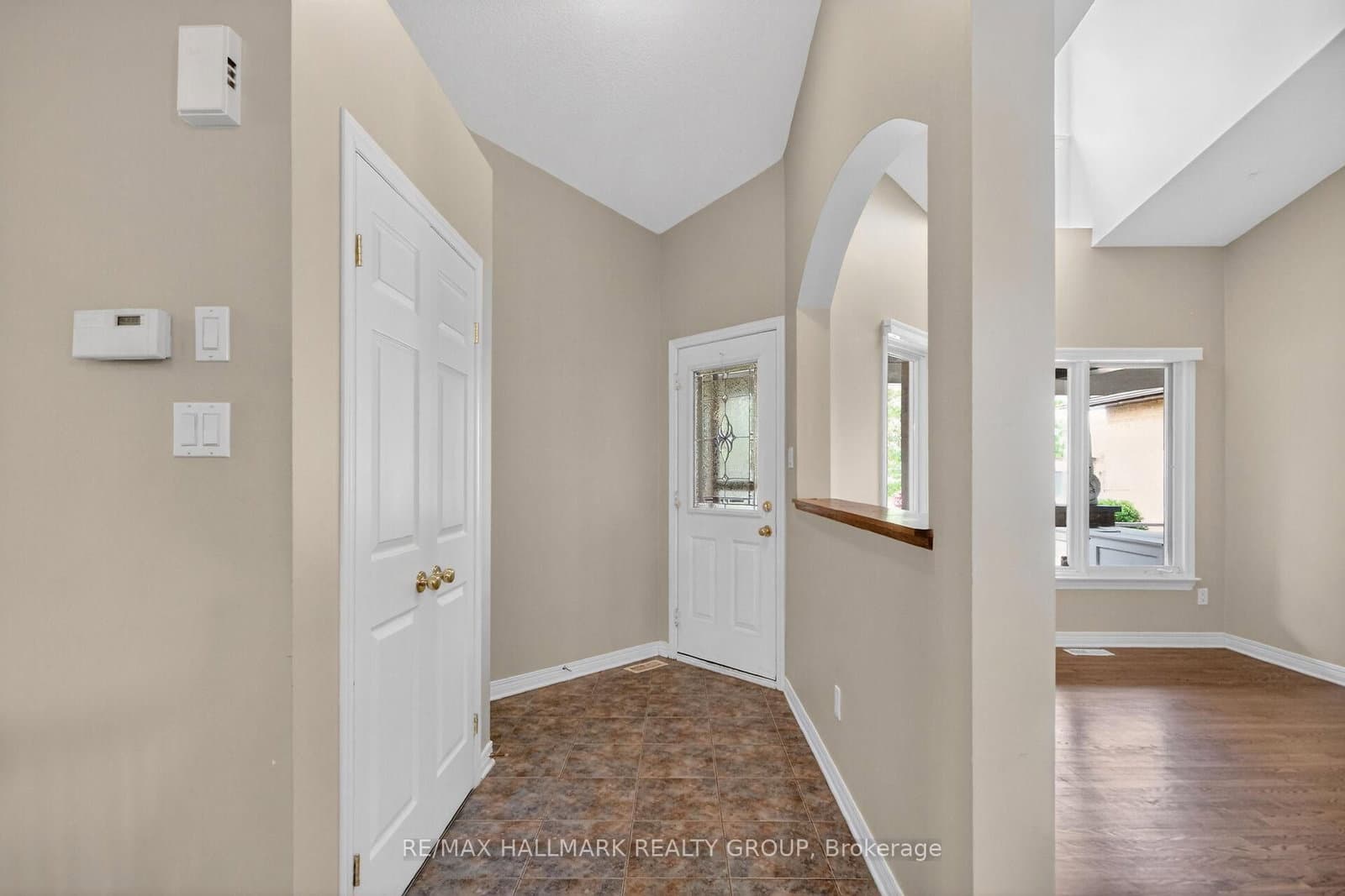 4 Peregrine Crescent, Kanata, ON — photo 3