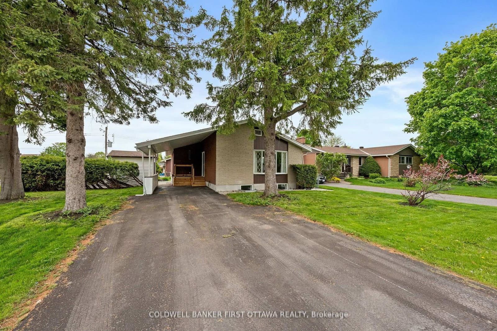26 Spring Garden Avenue, Ottawa, ON — photo 2