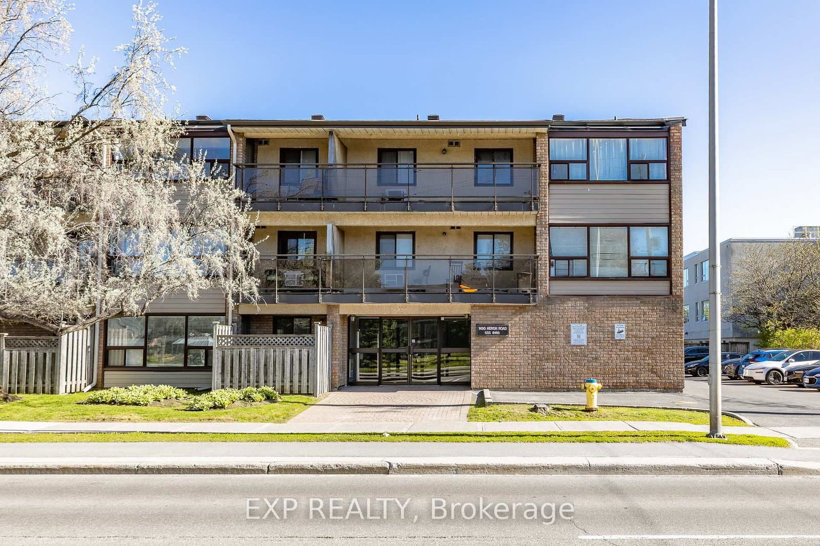 305 - 1490 Heron Road, Ottawa, ON