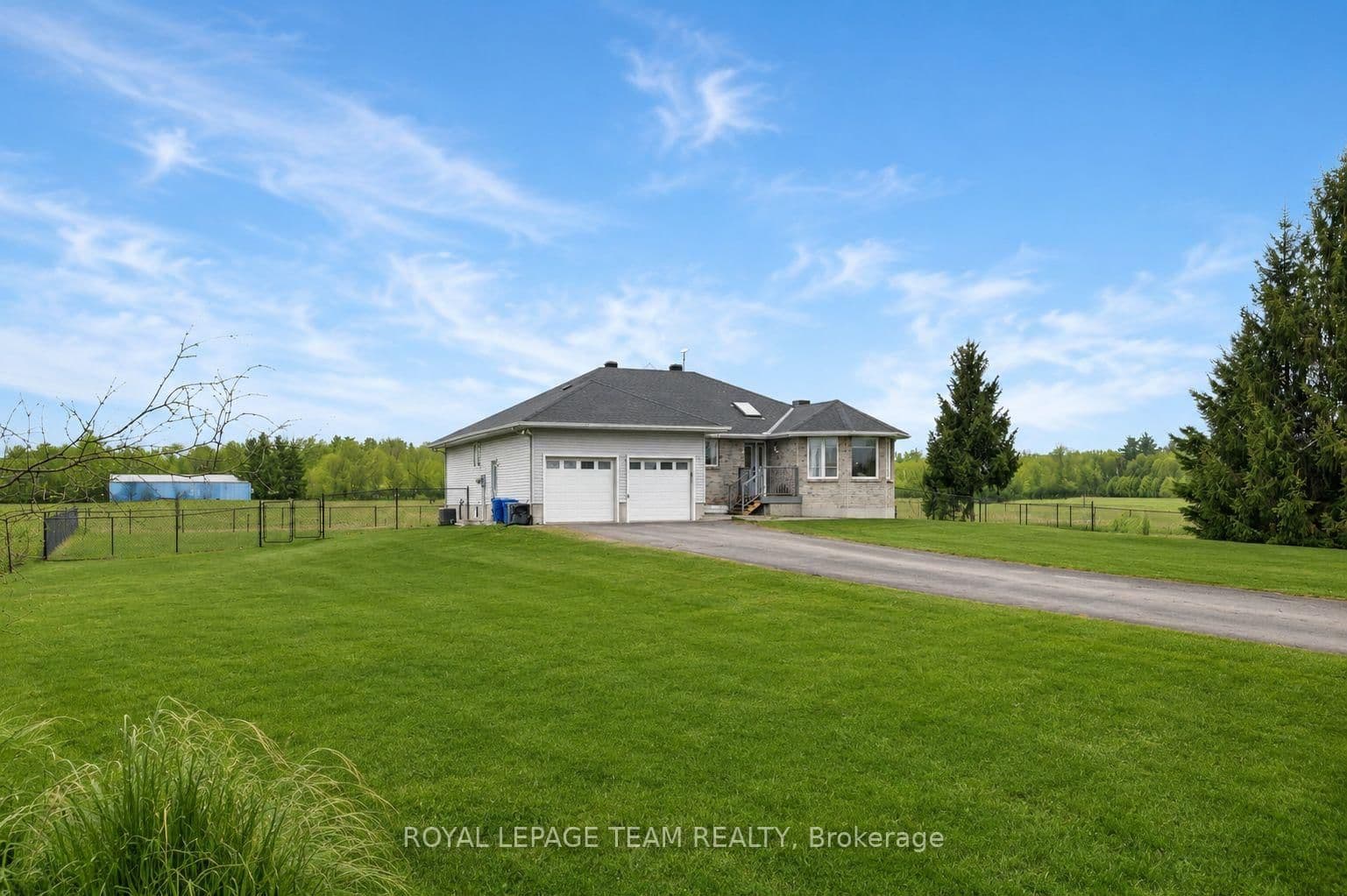 2090 Old Birch Road, Fitzroy Harbour, ON — photo 2