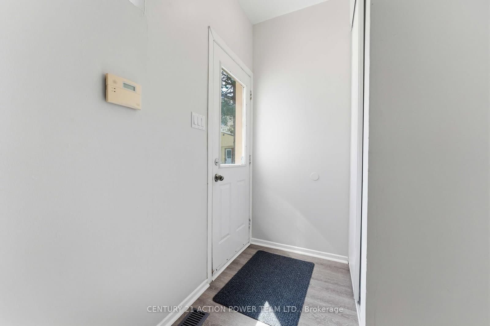 B - 17 Sonnet Crescent, Ottawa, ON — photo 3