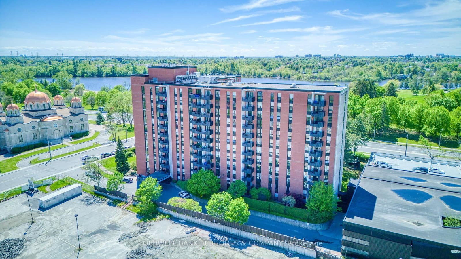 303 - 2951 Riverside Drive, Ottawa, ON