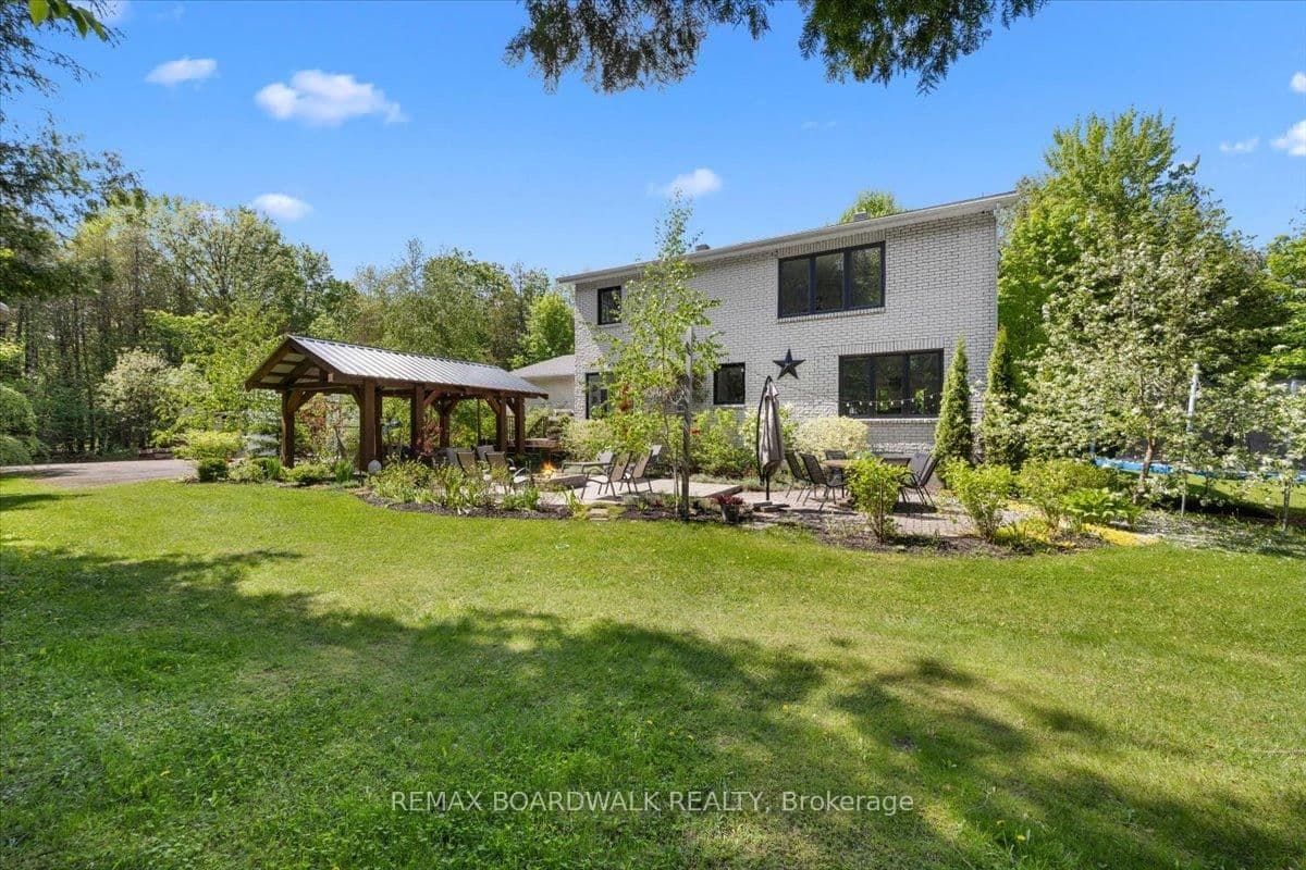 8128 MILES Crescent, Metcalfe, ON — photo 38
