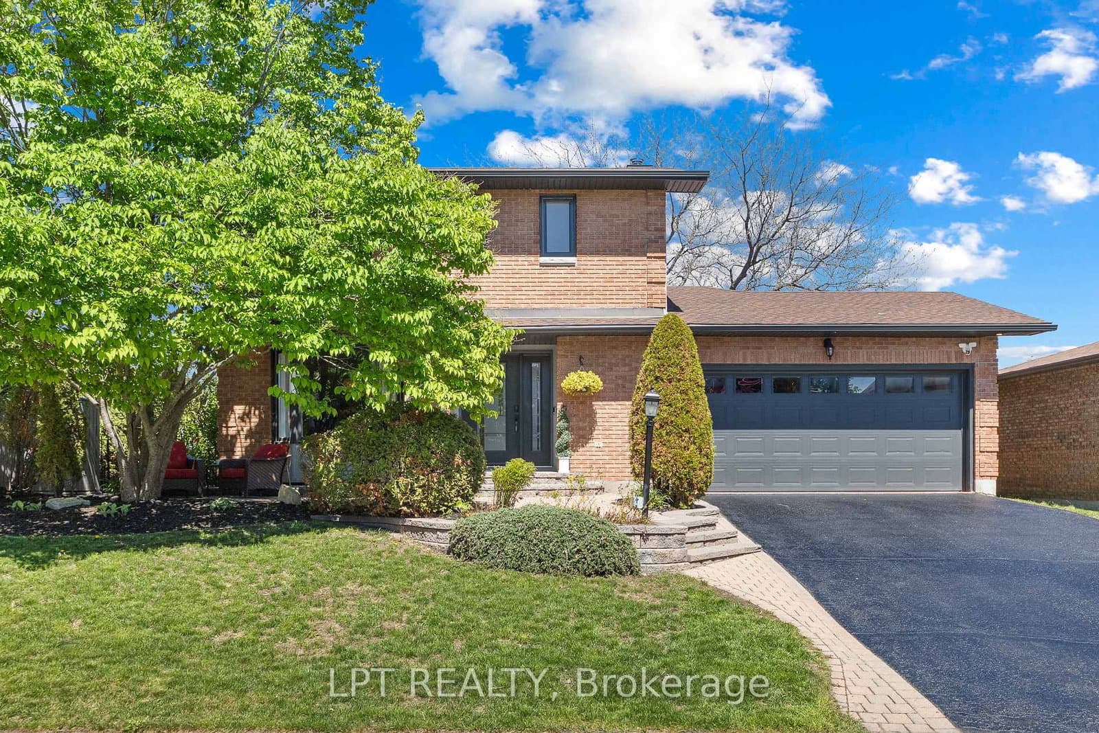 11 Elderwood Trail, Ottawa, ON