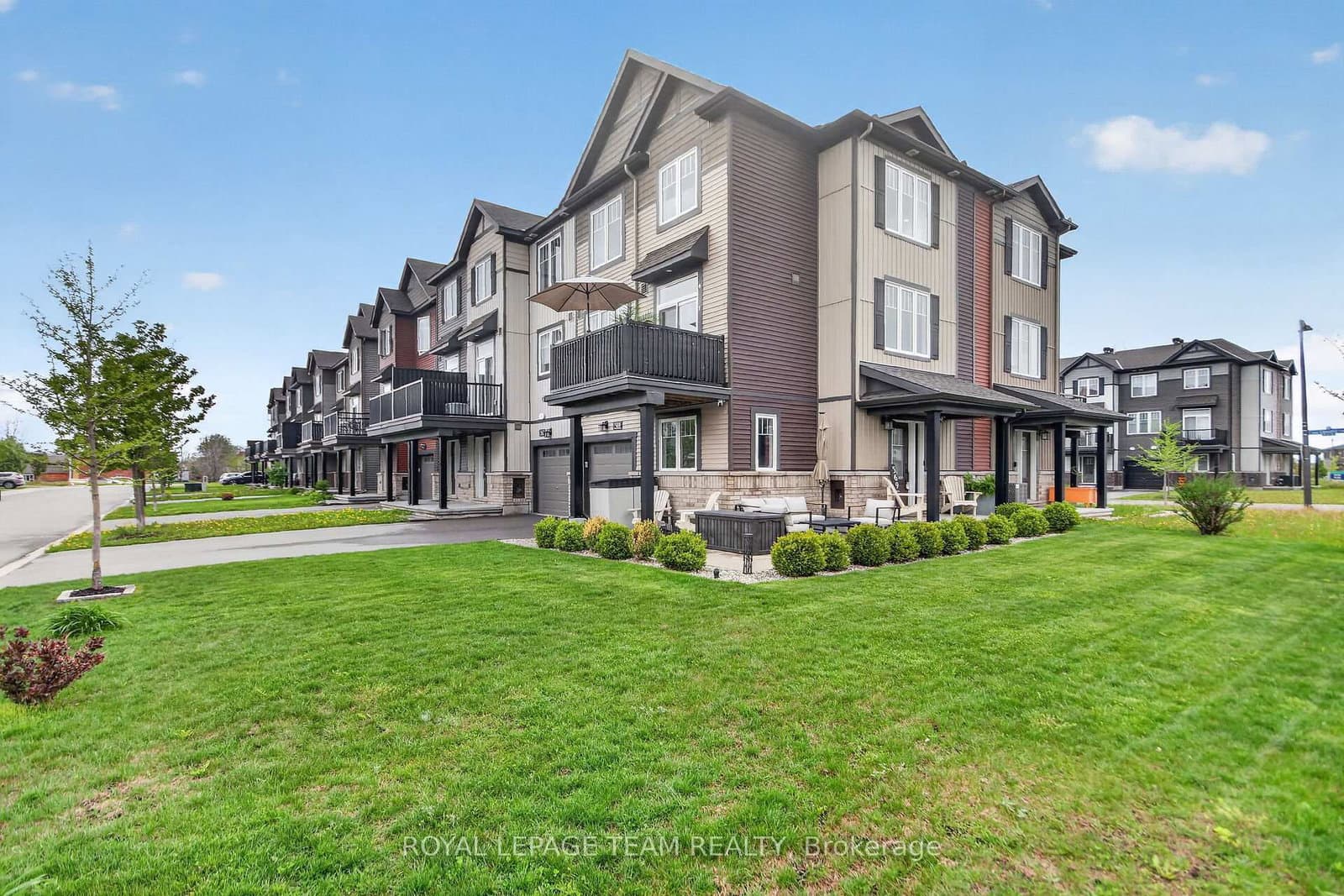 569 Clemency Crescent, Ottawa, ON