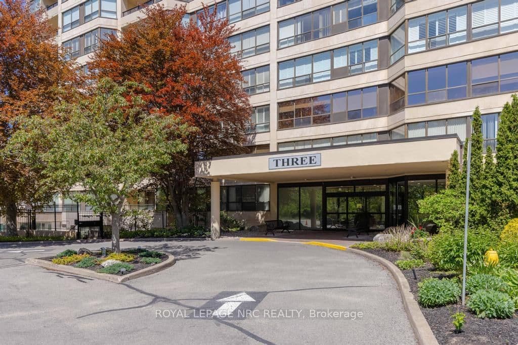 804 - 3 Towering Heights Boulevard, St. Catharines, ON — photo 2
