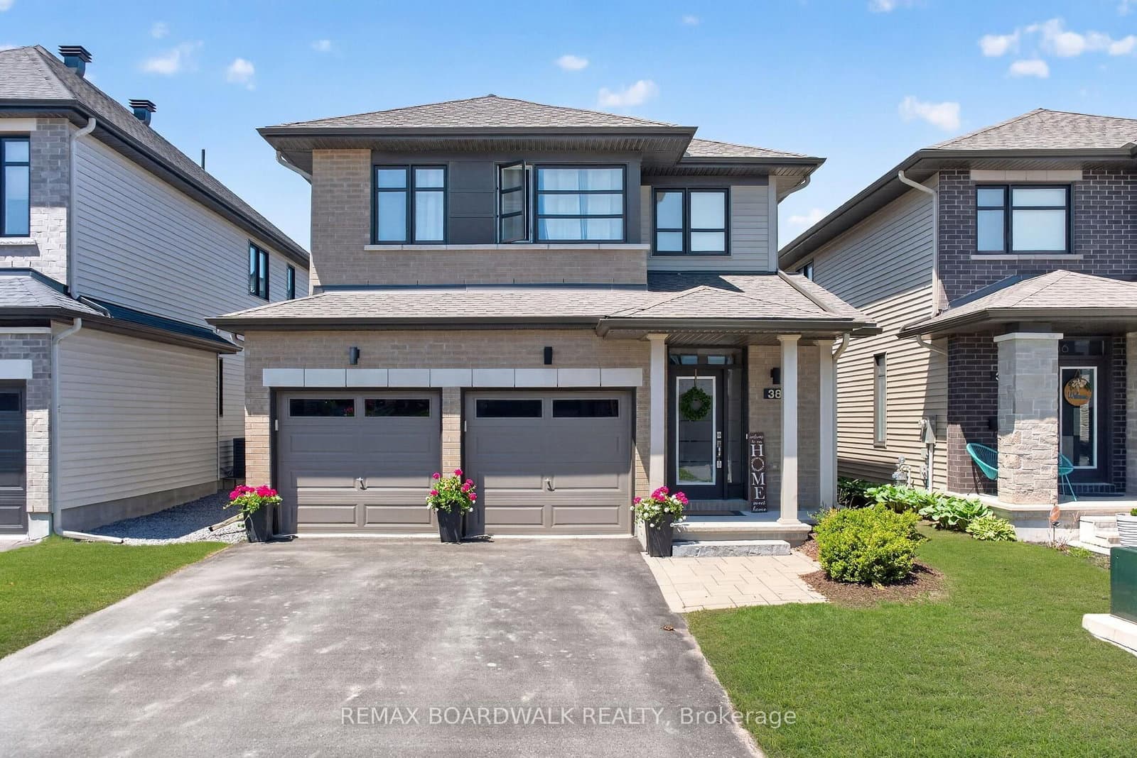 38 Thunderbolt Street, Ottawa, ON