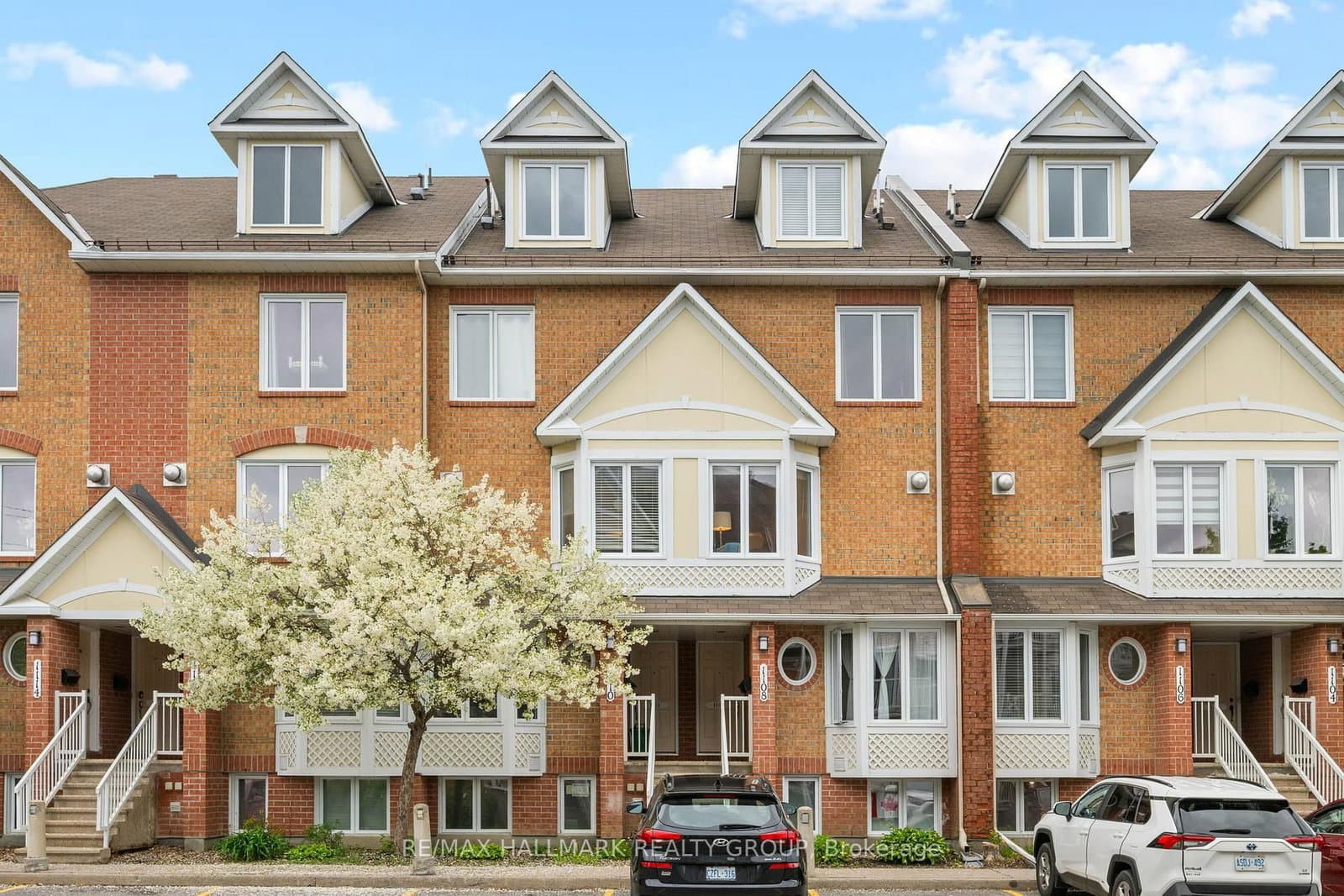 1109 Gablefield Private, Ottawa, ON