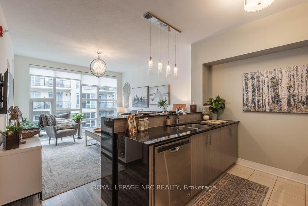 412 - 10 Concord Place, Grimsby, ON — photo 3