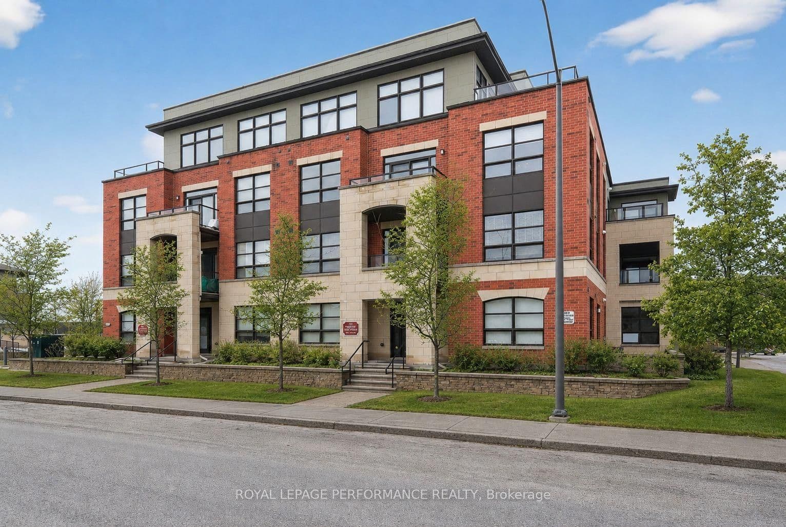 305 - 669 Sue Holloway Drive, Ottawa, ON