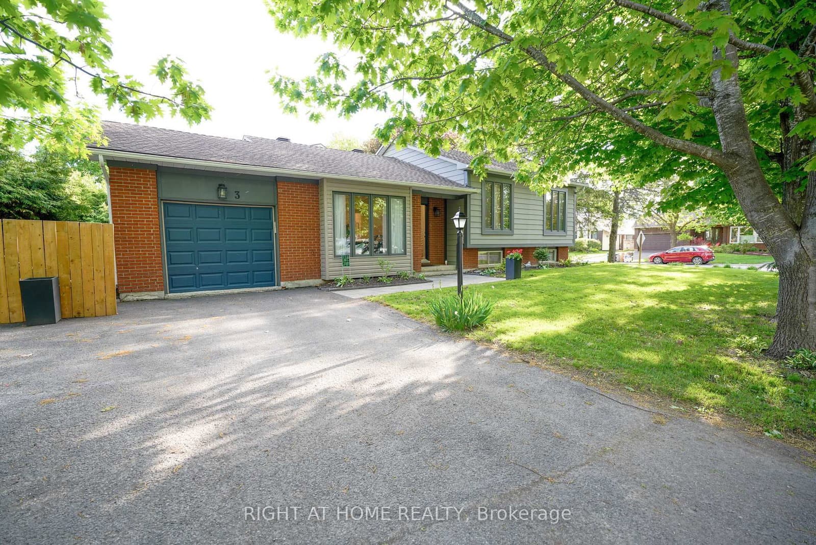 3 Pommel Crescent, Ottawa, ON