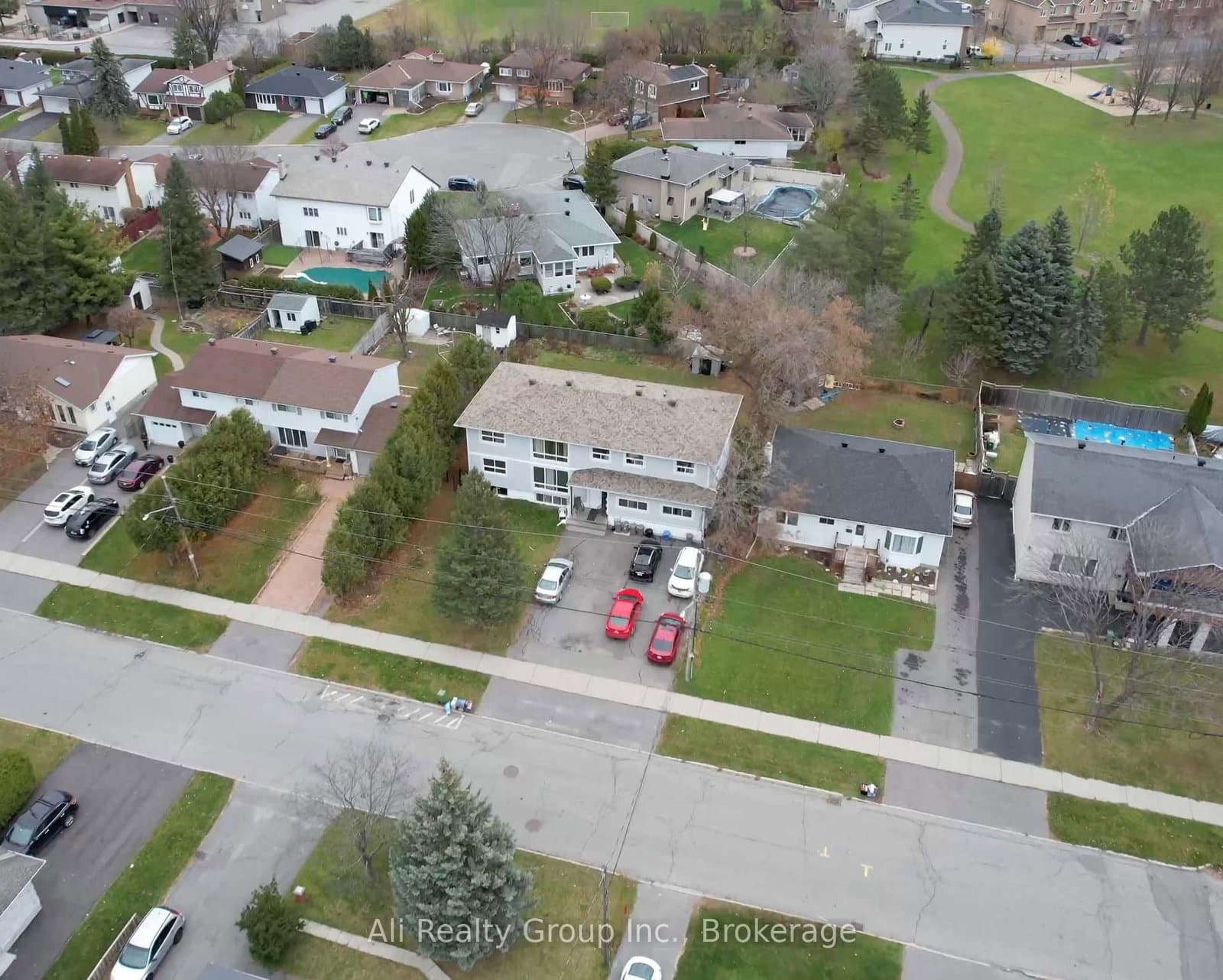 1549 MAXIME Street, Ottawa, ON — photo 3