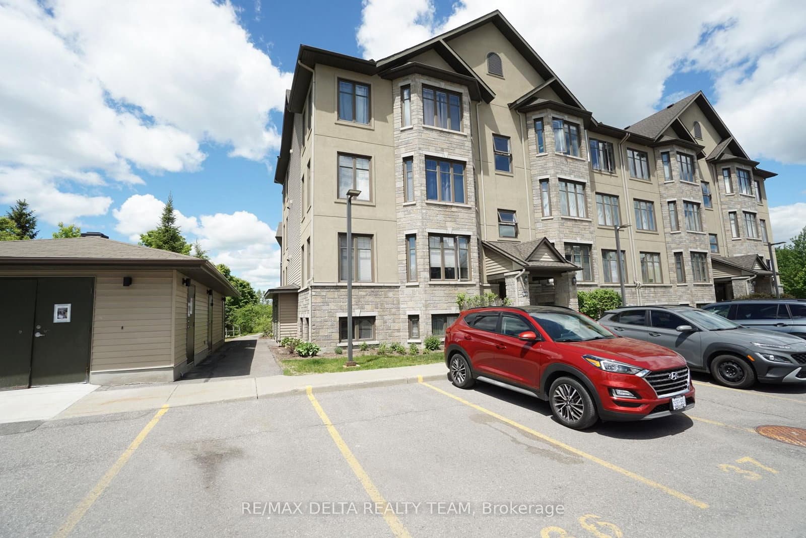 7 - 90 Prestige Circle, Ottawa, ON — photo 3