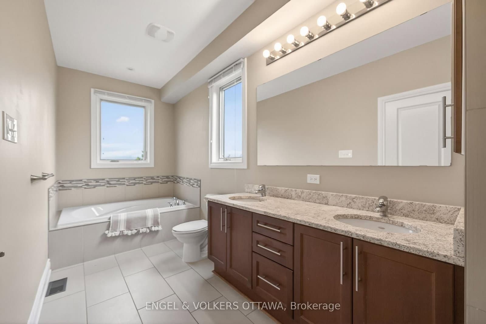 1896 Carling Avenue, Ottawa, ON — photo 26