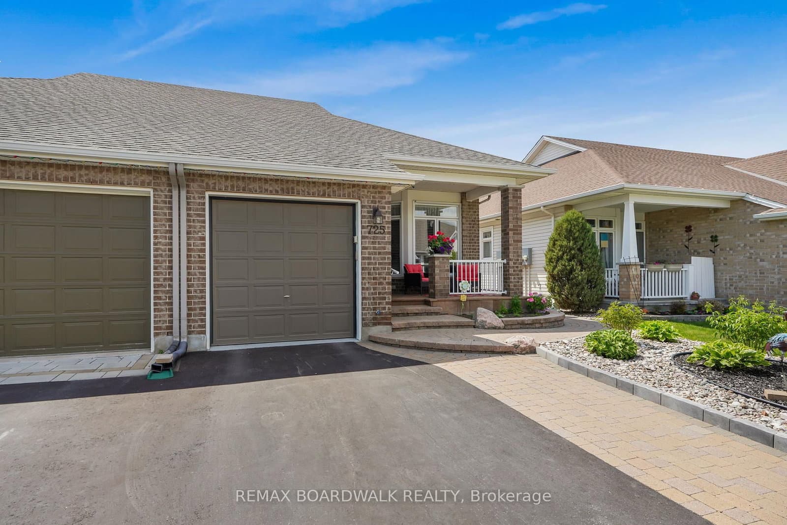 725 Cabris Crescent, Ottawa, ON — photo 2