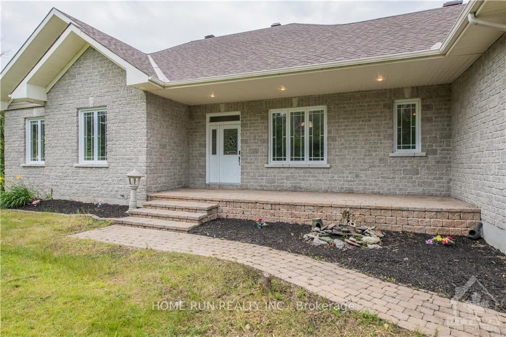840 David Manchester Road, Carp, ON — photo 2