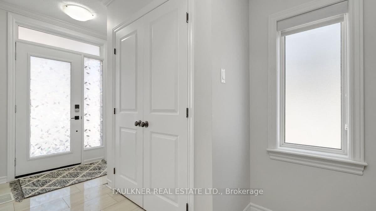136 Manorwood Crescent, Ottawa, ON — photo 3
