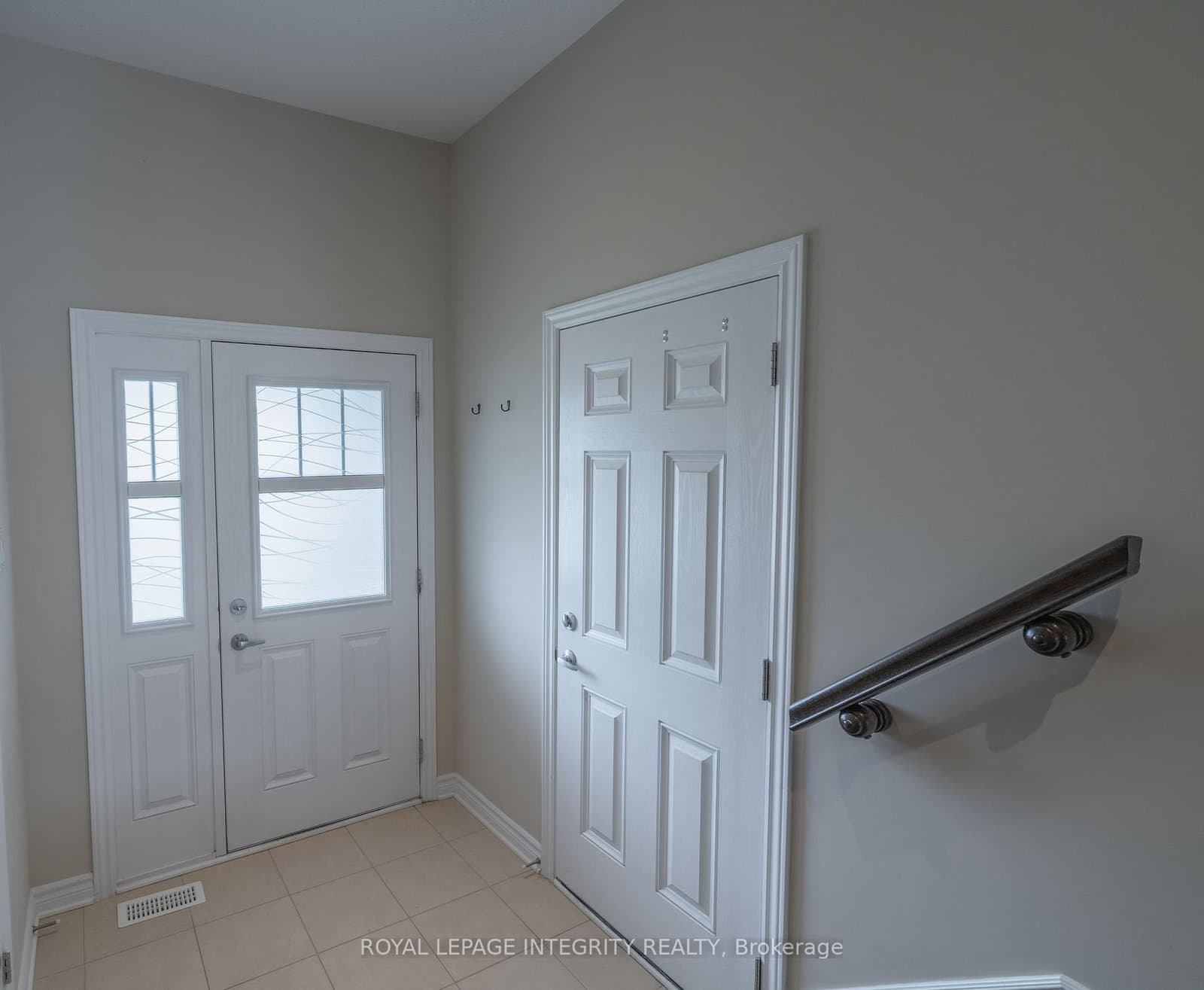 71 Fallengale Crescent, Ottawa, ON — photo 2