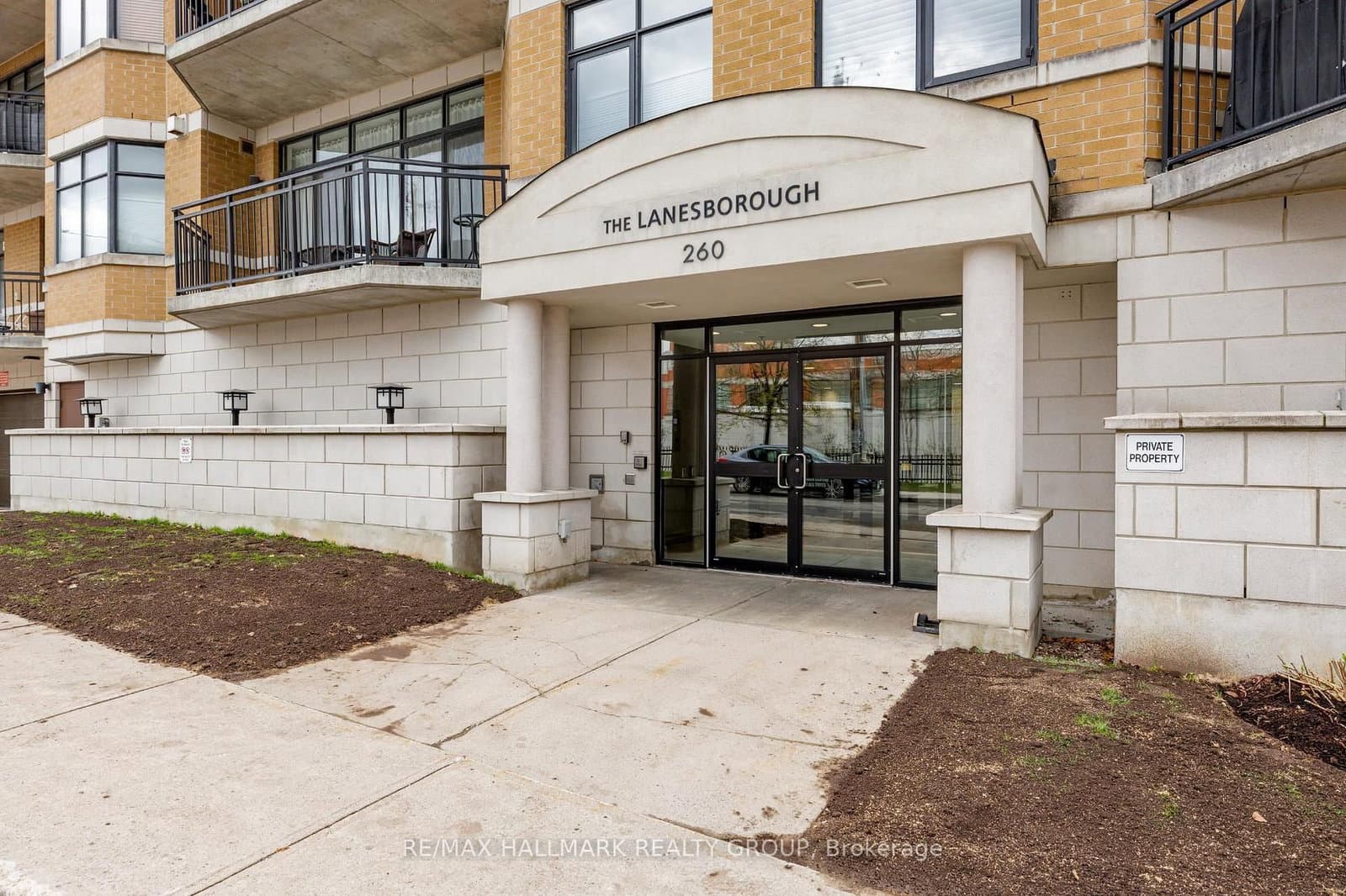 203 - 260 Besserer Street, Ottawa, ON — photo 2