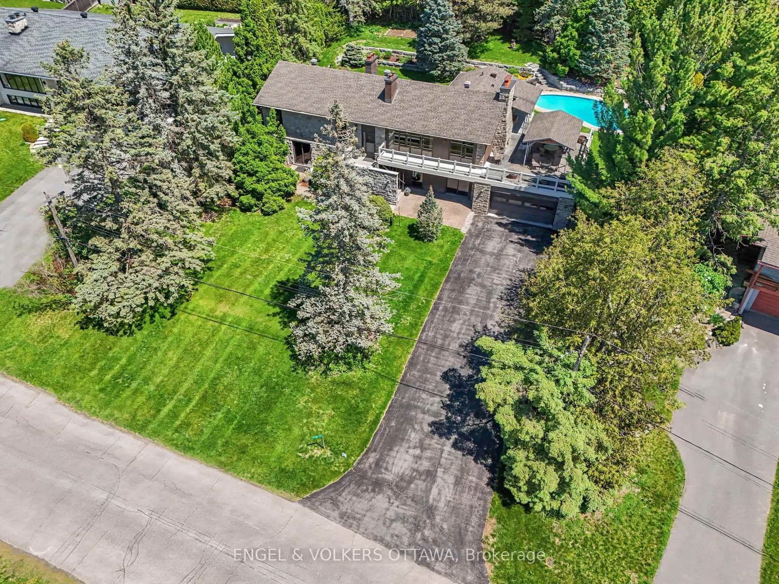 17 Goodwood Drive, Ottawa, ON — photo 2