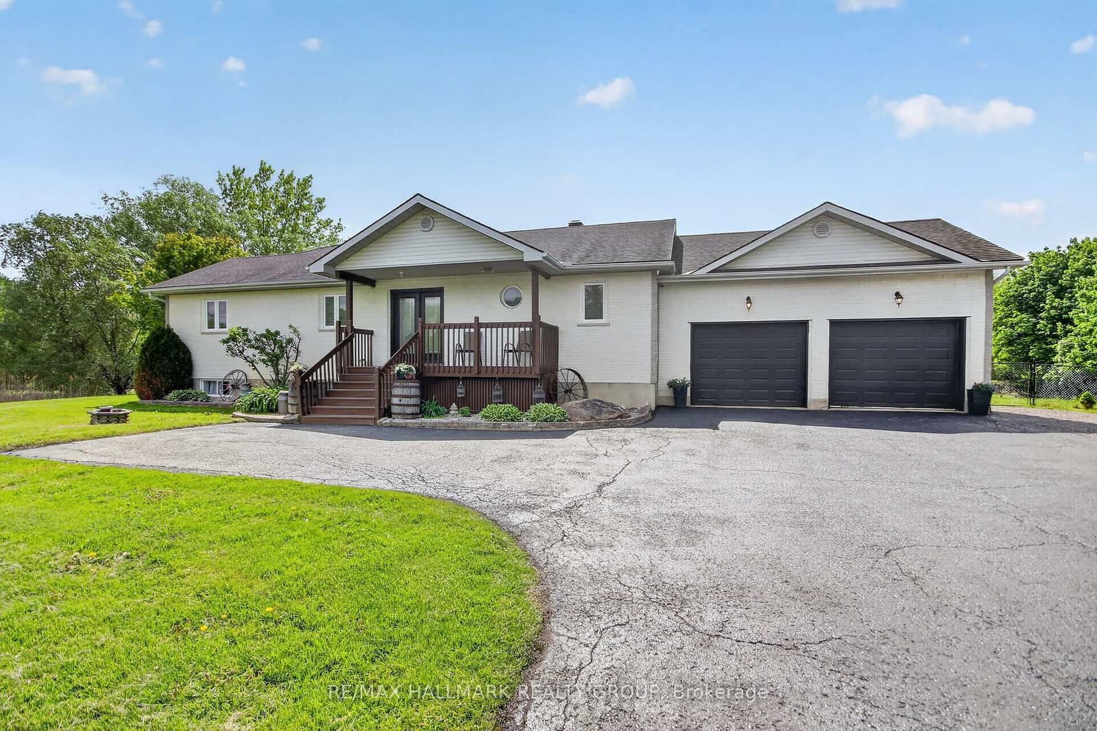 7414 Dawn Tara Drive, Ottawa, ON