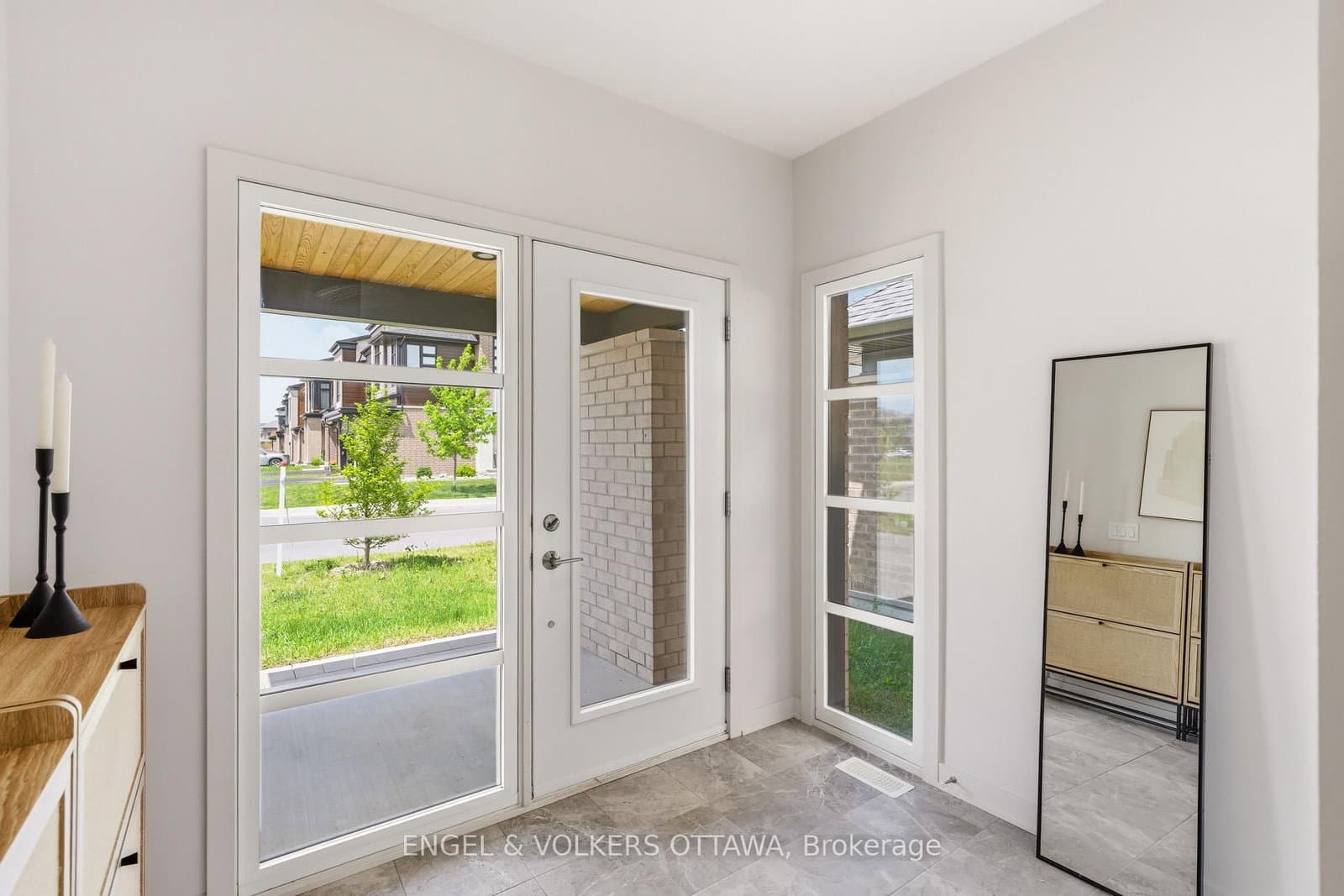256 Shuttleworth Drive, Ottawa, ON — photo 3