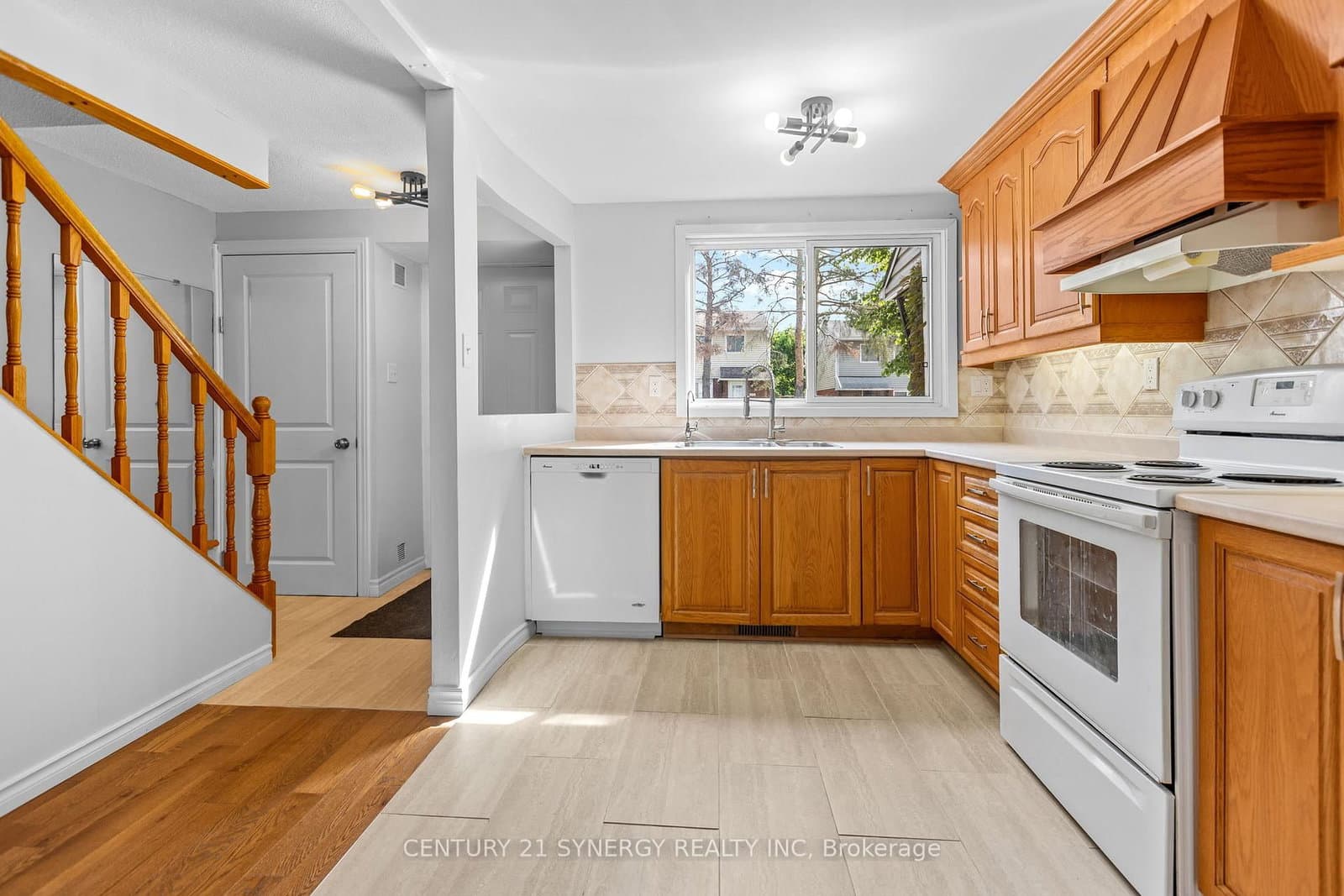C - 1472 Heatherington Road, Ottawa, ON — photo 9