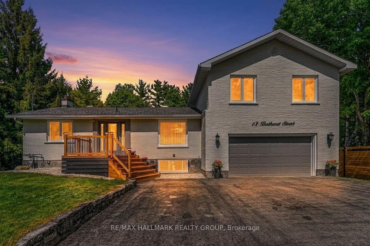 13 Bathurst Street, Kanata, ON