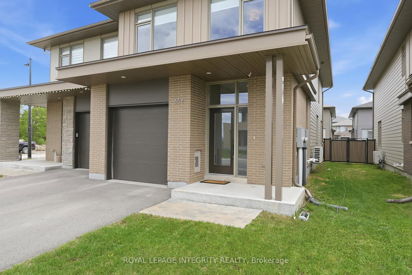 862 Moses Tennisco Street, Ottawa, ON — photo 2