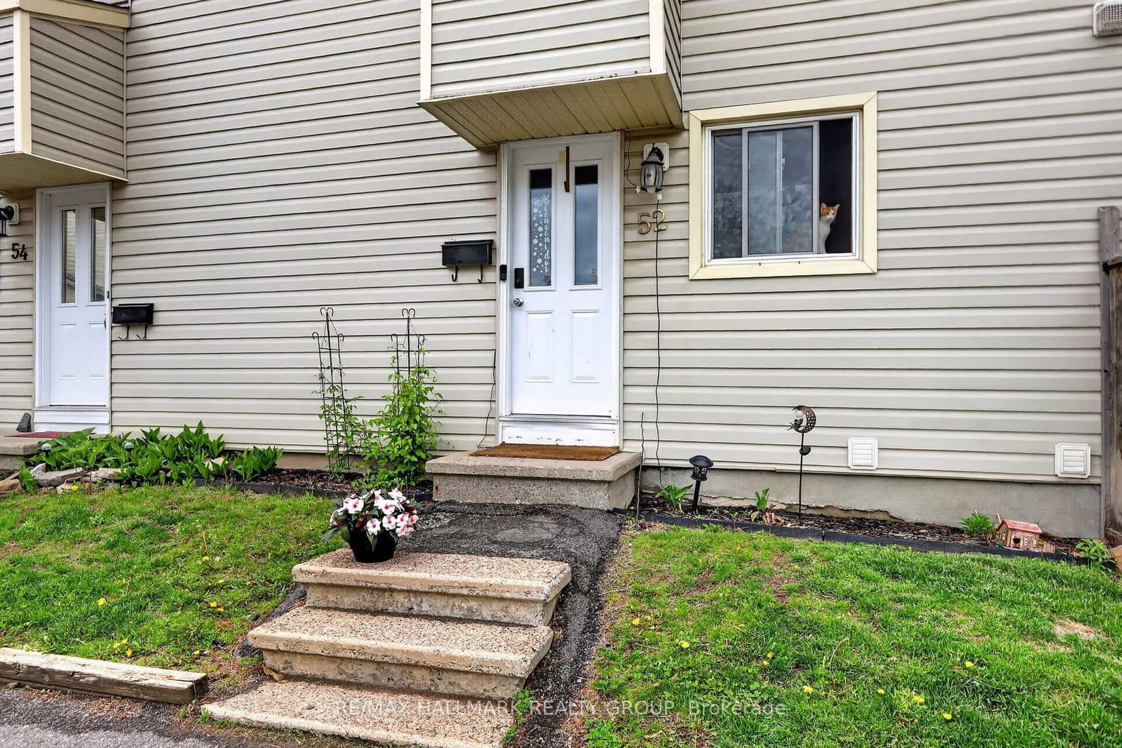 52 Thistledown Court, Ottawa, ON — photo 3