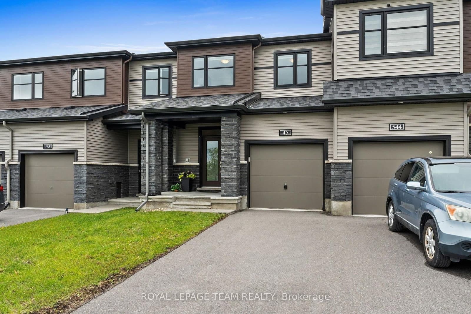 45 Finglas Court, Ottawa, ON — photo 3