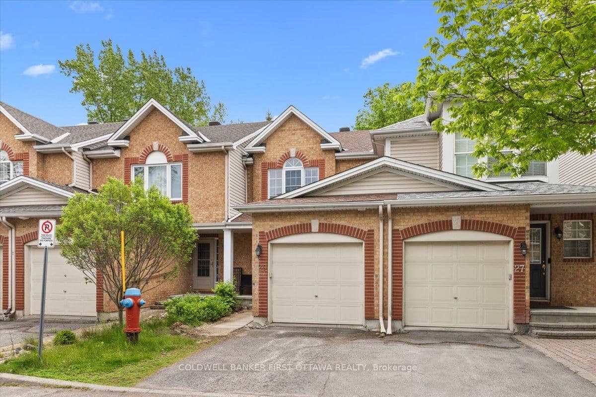 29 HEARTLEAF Private, Ottawa, ON — photo 2