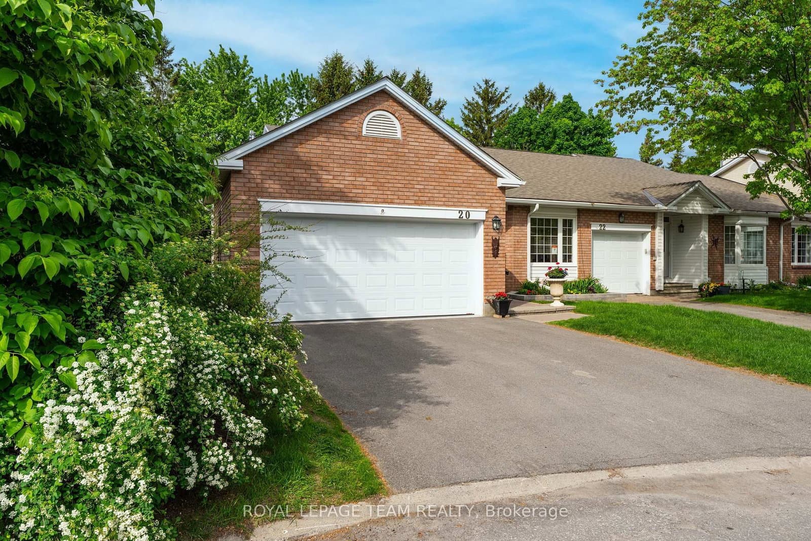 30 - 20 Grand Harbour Court, Stittsville, ON — photo 2