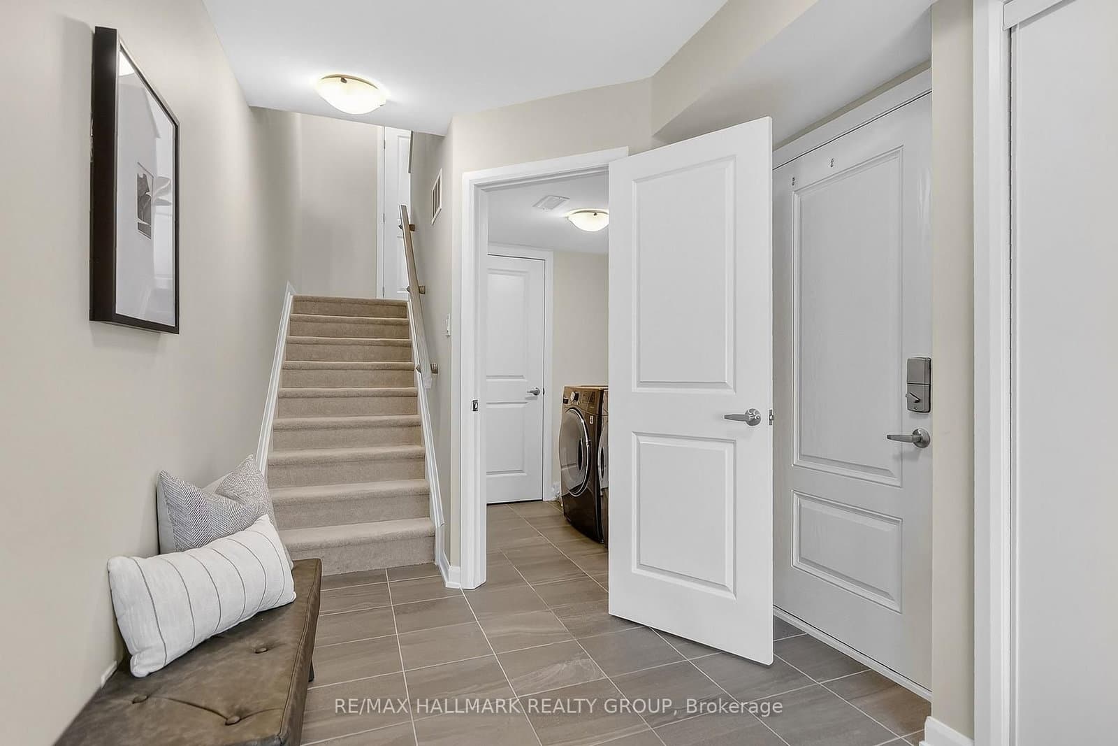 58 Teelin Circle, Ottawa, ON — photo 3