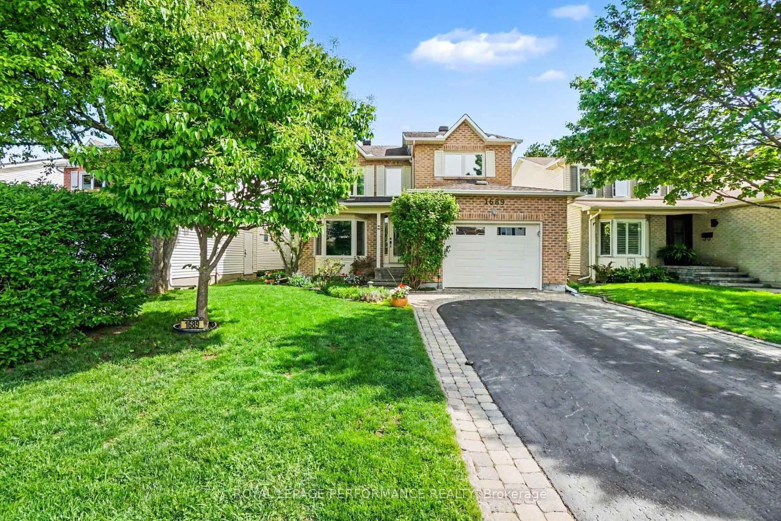 1689 Boisbriand Crescent, Orleans, ON