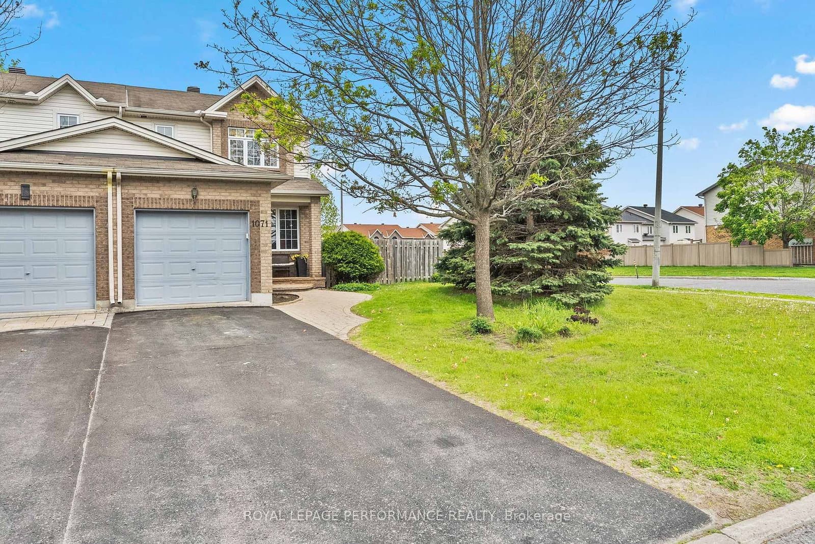 1071 Brasseur Crescent, Ottawa, ON