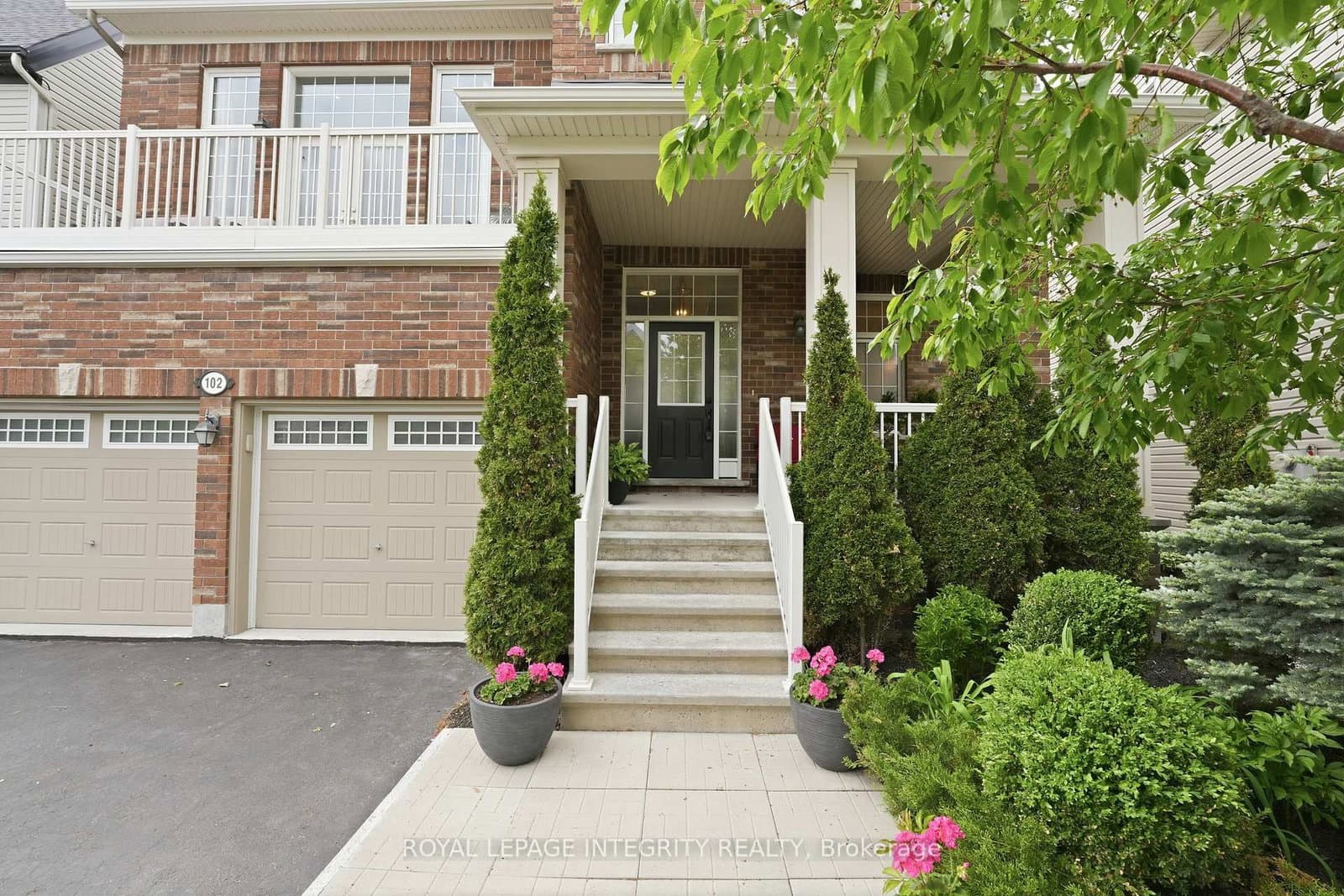 102 Lily Pond Street, Kanata, ON — photo 2