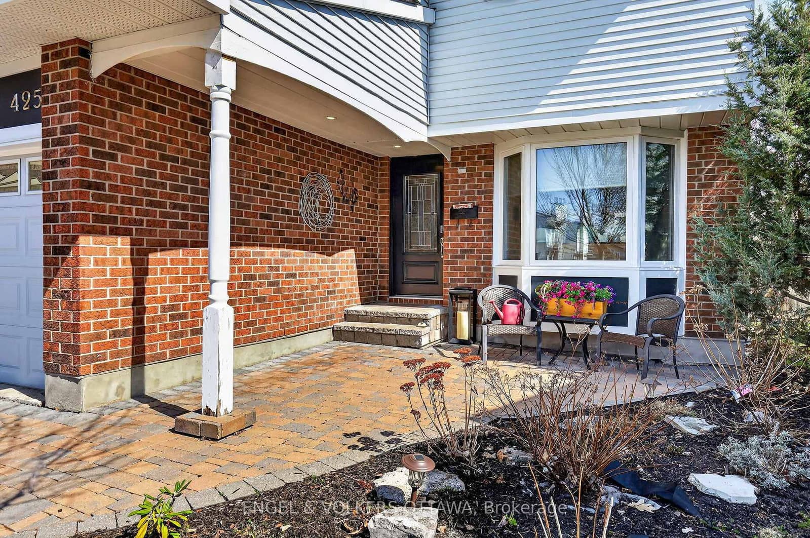 425 Tanager Bay, Orleans, ON — photo 3