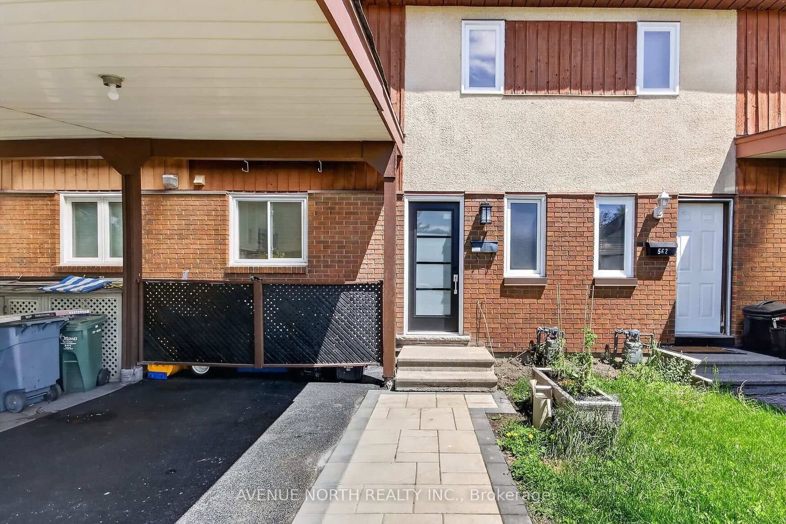 564 Seyton Drive, Ottawa, ON — photo 2